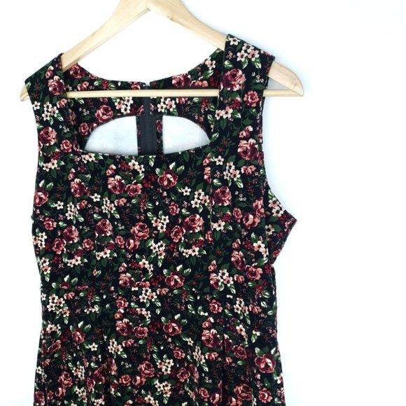 Dangerfield Floral Corduroy Dress with Pockets 12 - Picture 3 of 8